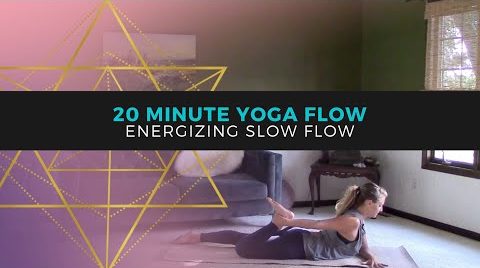 Energizing Yoga for Beginners // Wake Up Yoga Flow // Better Than Coffee!