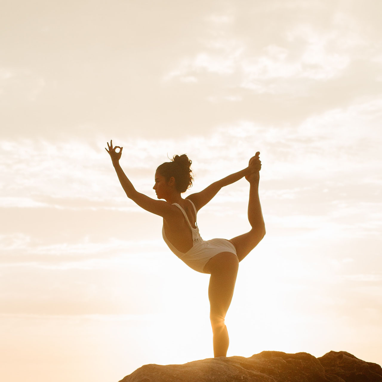 Sunrise Yoga 15 Min Morning Yoga Practice Yoga With Adriene 42yogis